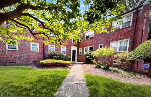 Photo of 349 Bloomfield Ave #87, Verona, NJ 07044 (MLS # 3995309)
