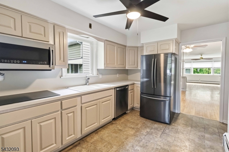 15 Emmet Ave 1