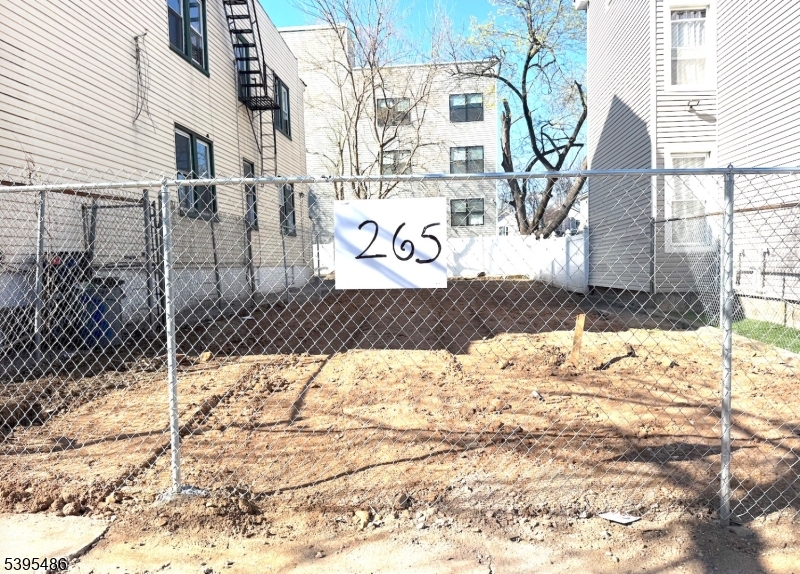 265 Hamilton Ave