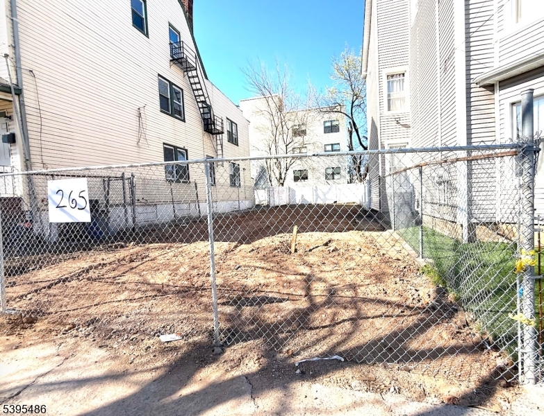 265 Hamilton Ave