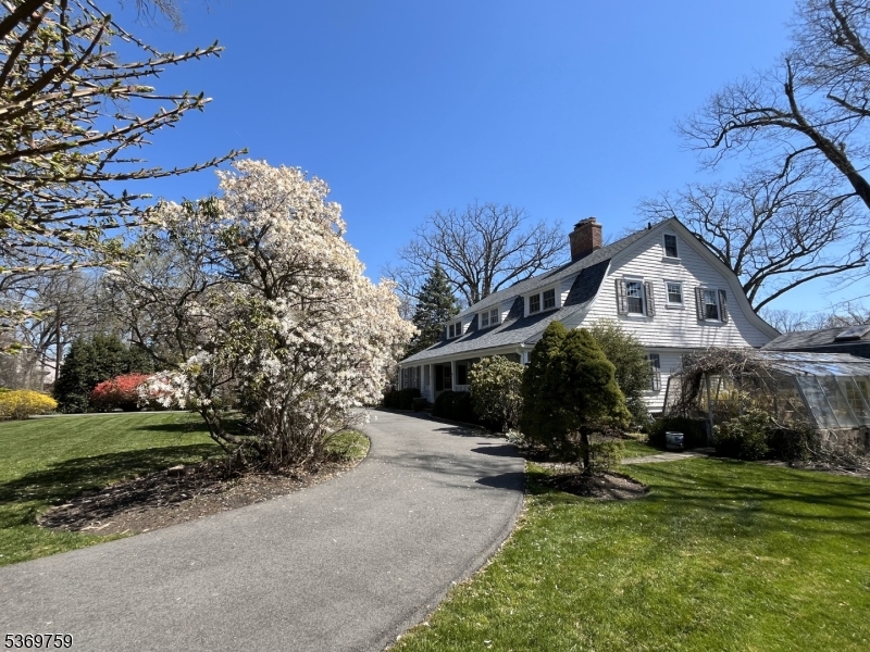 297 Summit Ave