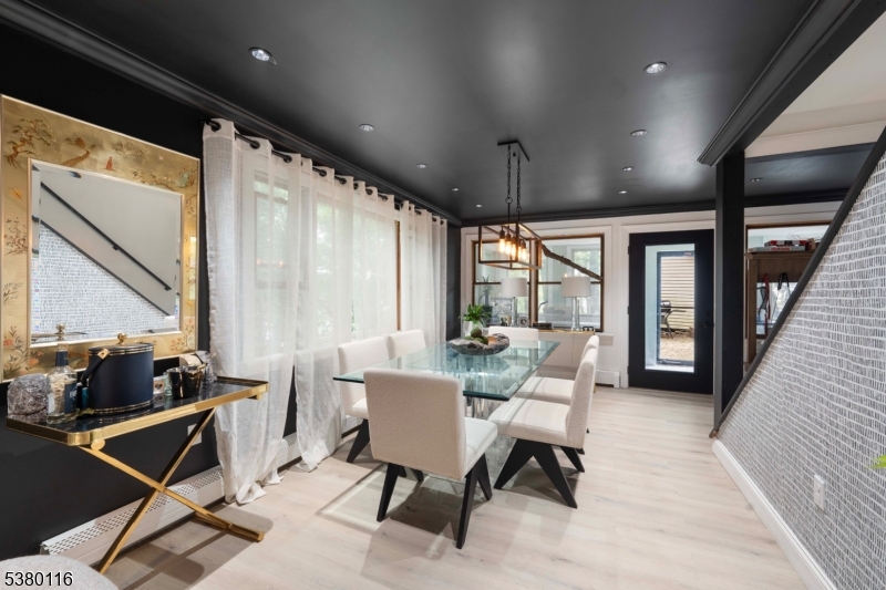 8 Hillside Ave