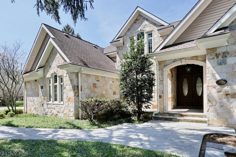 285 E Saddle River Rd