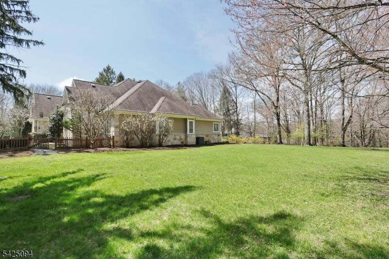 285 E Saddle River Rd