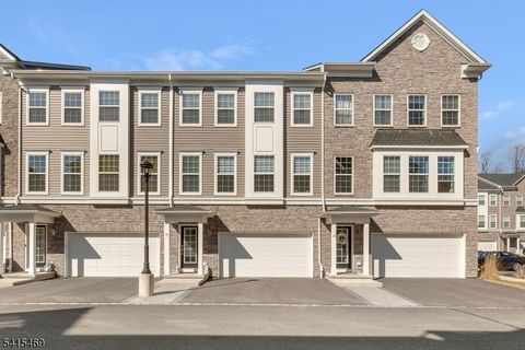 14 Coogan Ct Morris Plains Boro NJ 07950