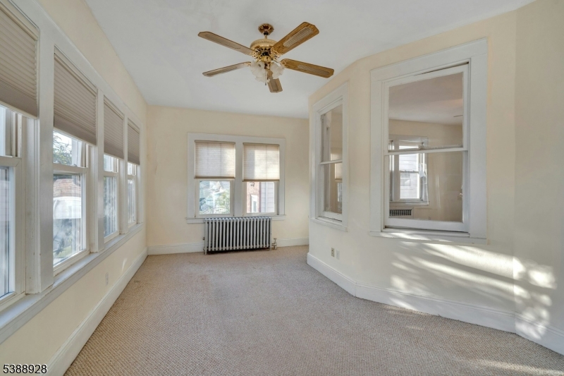 725 2Nd Ave