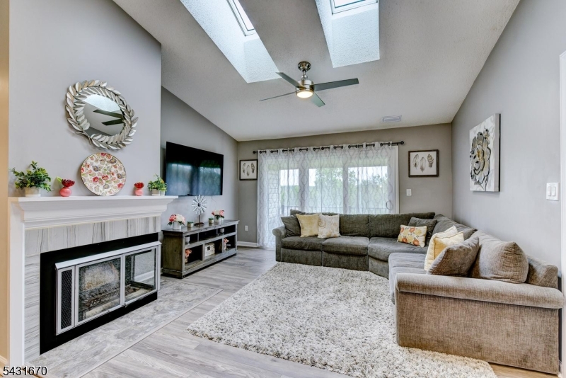 121 Woodward Lane