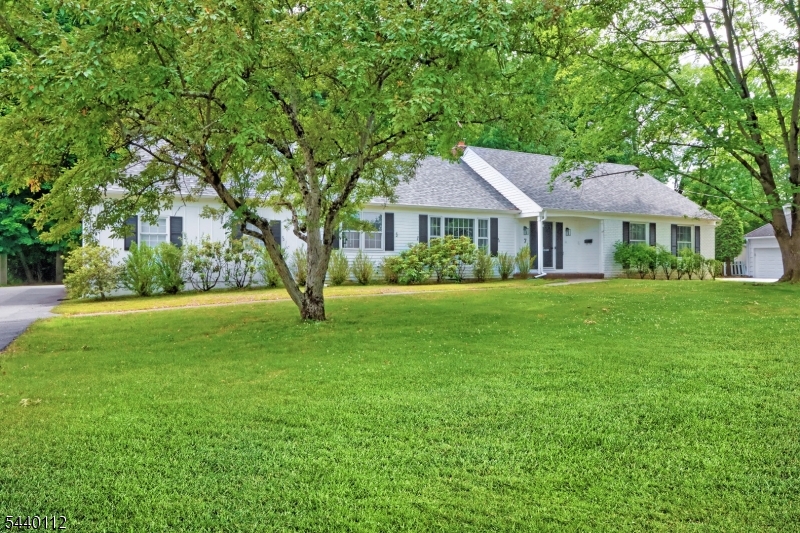 7 Village Rd