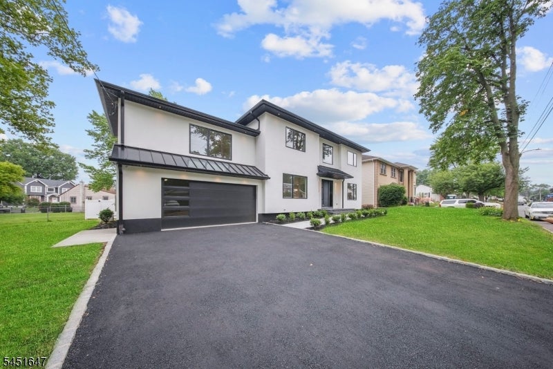 18 Blake Dr
