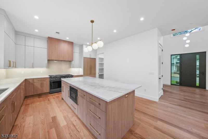 18 Blake Dr