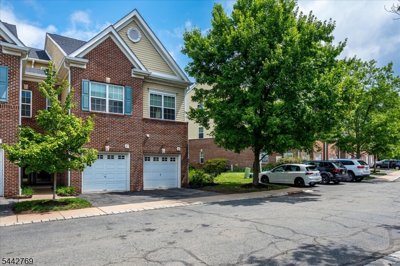 27 Taft Ln