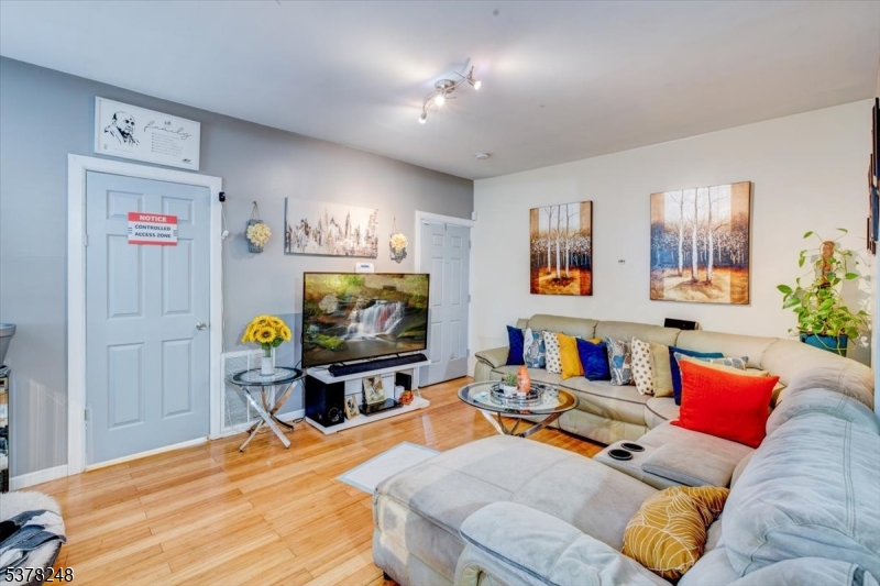 198-200 Shephard Ave