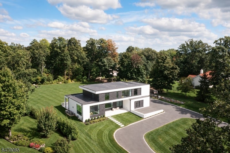 62 Geiger Ln
