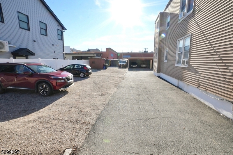 125-129 Malvern St