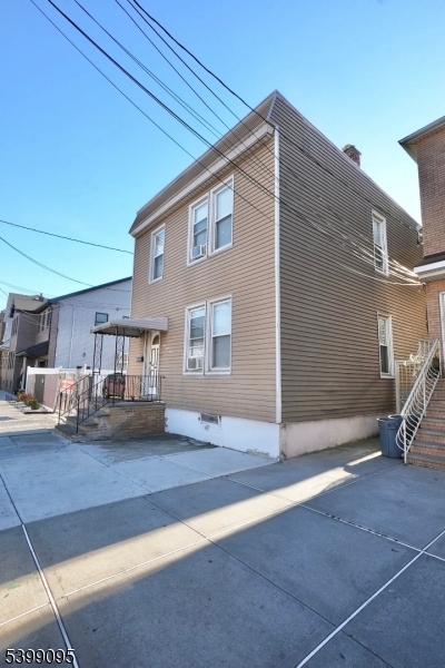 125-129 Malvern St