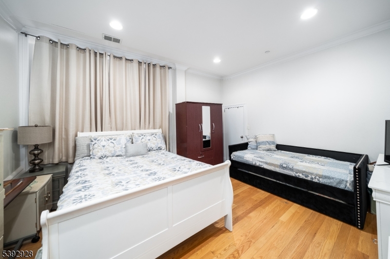 88 Saint Francis St 1B