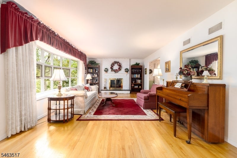 16 Warren Pl