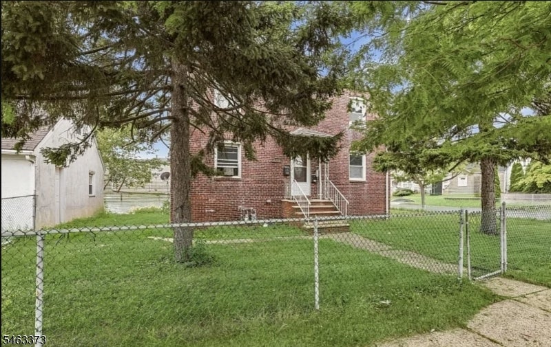 417 Adams St