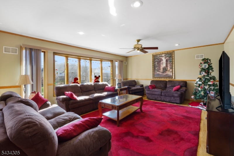 17 Pleasant Pl