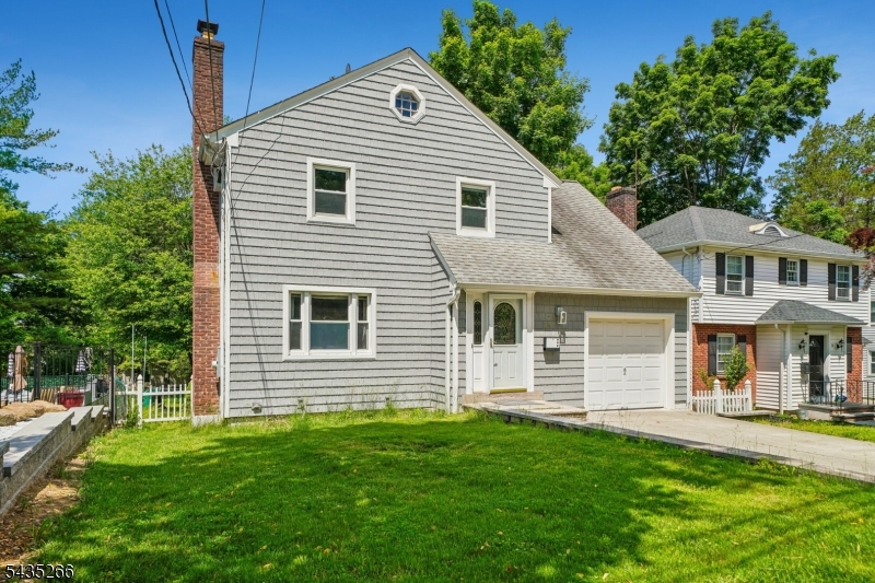 29 Laurel Ave