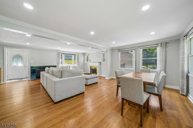 29 Laurel Ave
