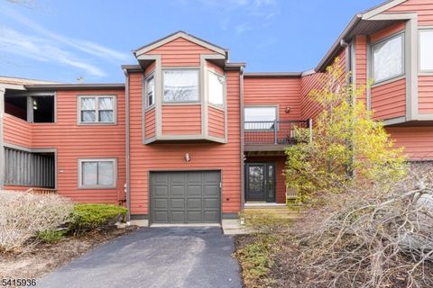 102 Clark Cir Raritan Twp. NJ 08822