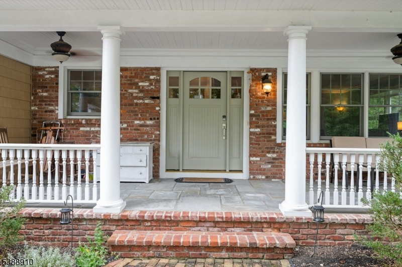 6 Fox Rd