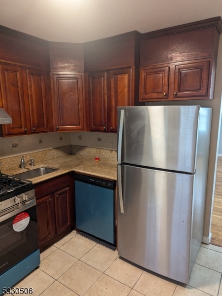 11 Dartmouth Ave 4 A