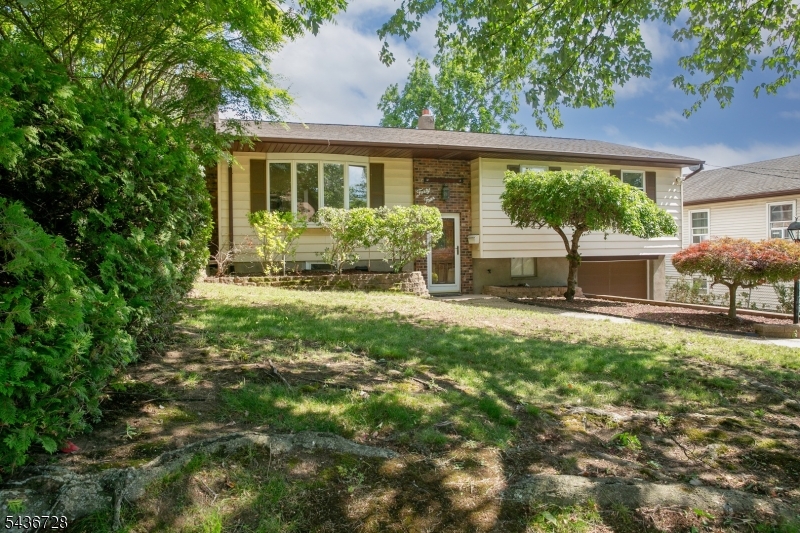 44 Adelphia Rd