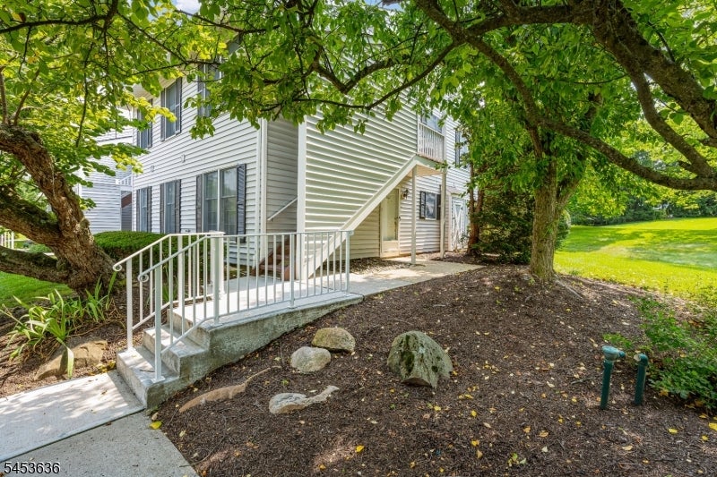 309 Sparrow Ct