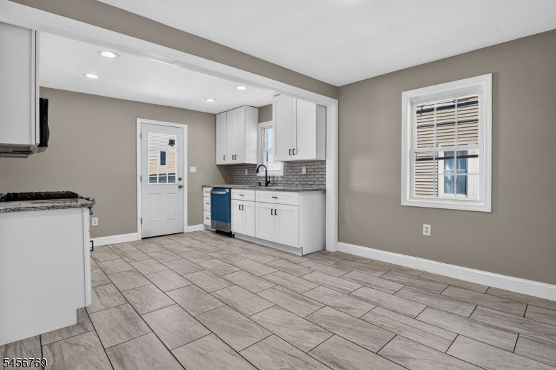 16 Oakwood Pl