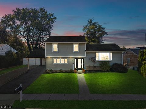 Photo of 375 Winifred Dr, Totowa, NJ 07512 (MLS # 3991453)