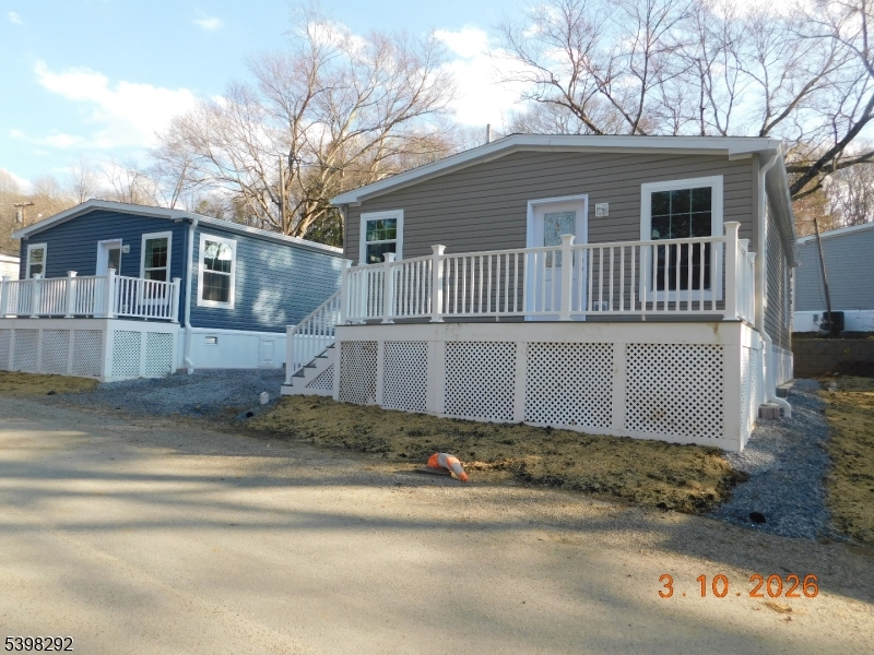 9 Front Street