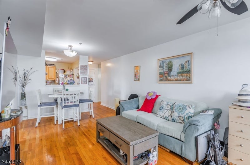 318 54Th St 4G
