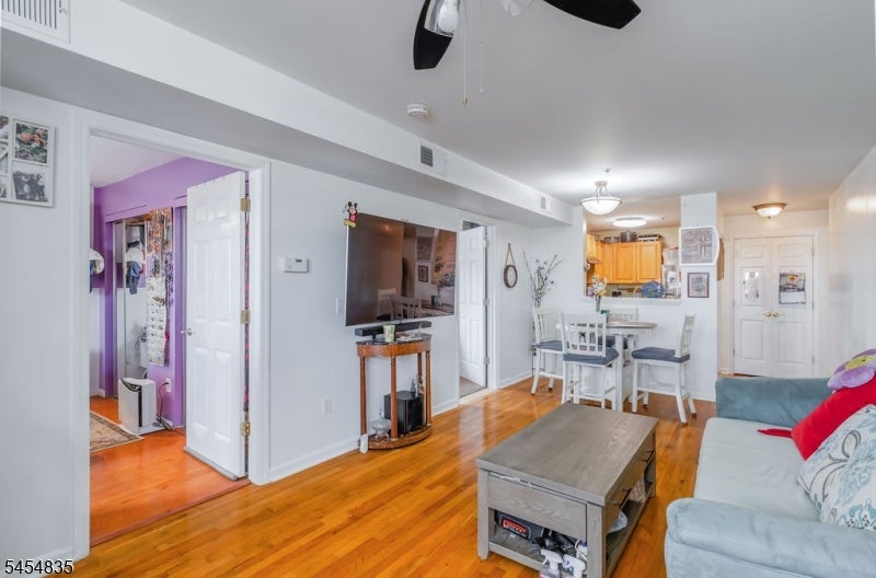 318 54Th St 4G