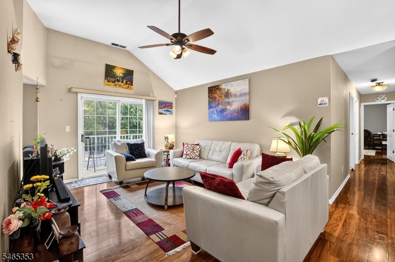 48 Waugh Ct 48