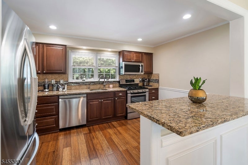 1637 Amwell Rd
