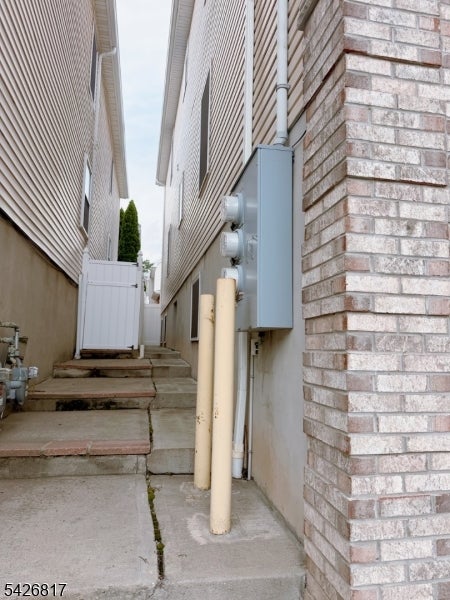 28 Davis St
