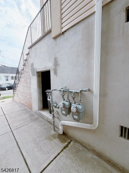 28 Davis St