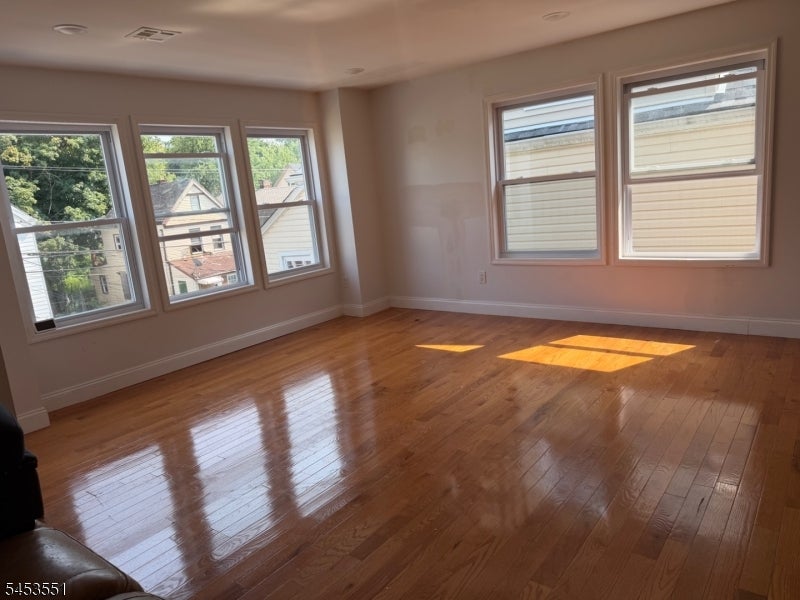 95 Ellis Ave