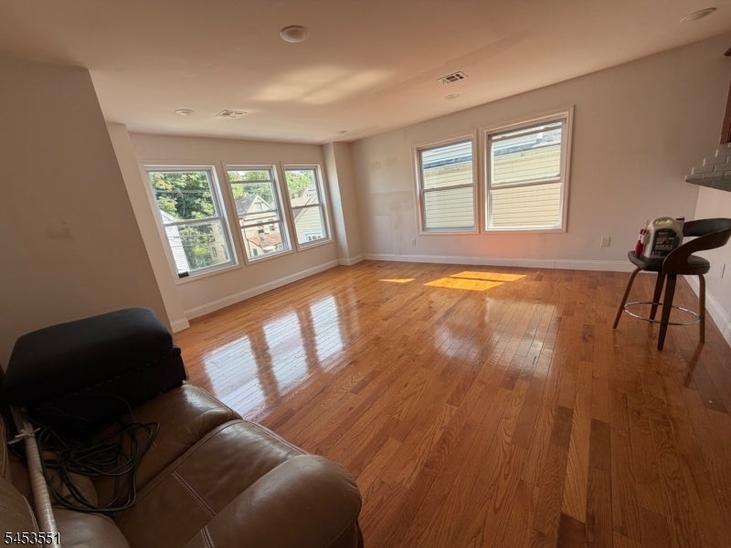 95 Ellis Ave