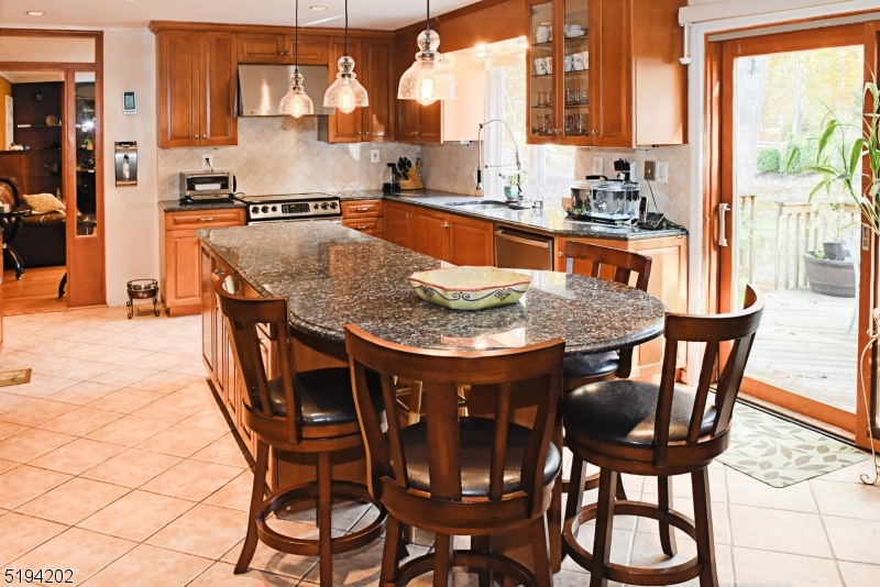 68 Meadowbrook Rd