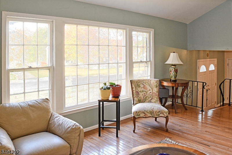 68 Meadowbrook Rd