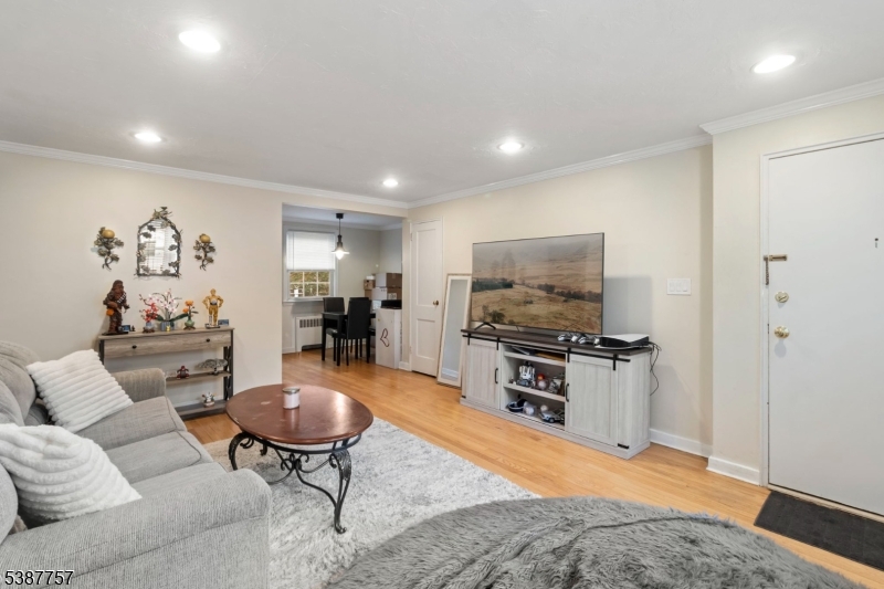 445 Morris Ave 7