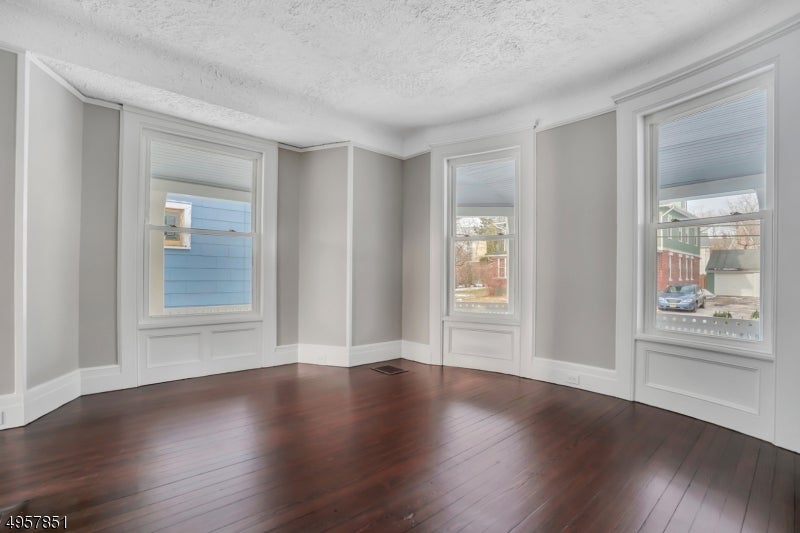 25 Olyphant Dr 1