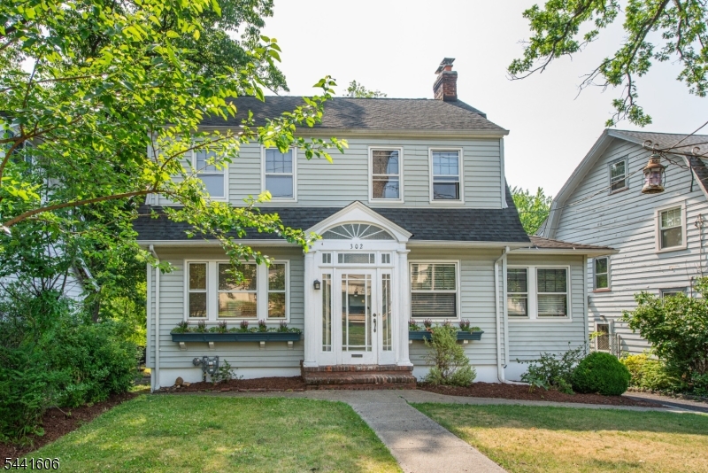 302 Gregory Ave