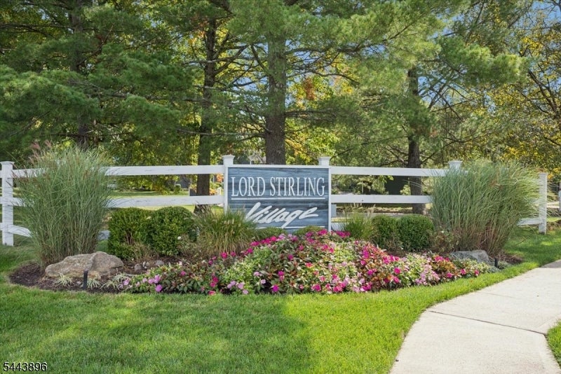 10 Village Dr