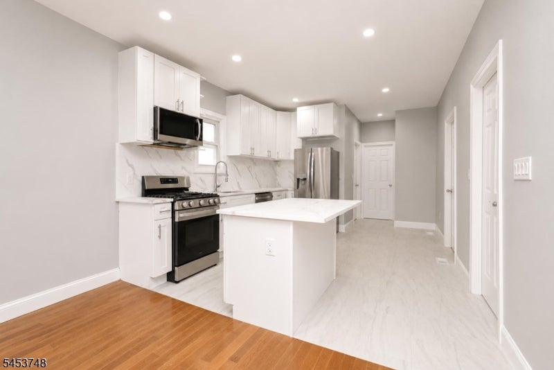 734 Summer Ave First Floor 1