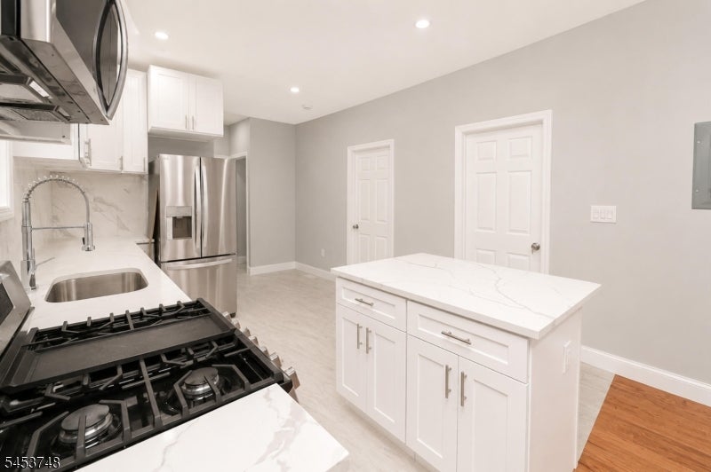 734 Summer Ave First Floor 1