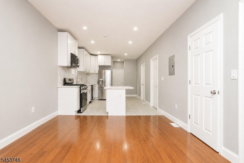 734 Summer Ave First Floor 1
